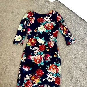 Stretchy floral dress!